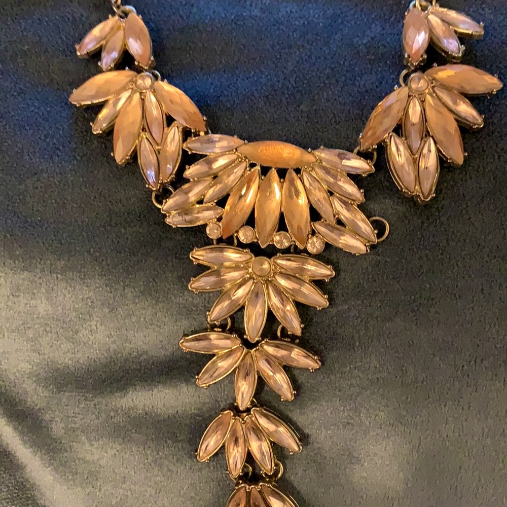 Elegant multi-tiered necklace